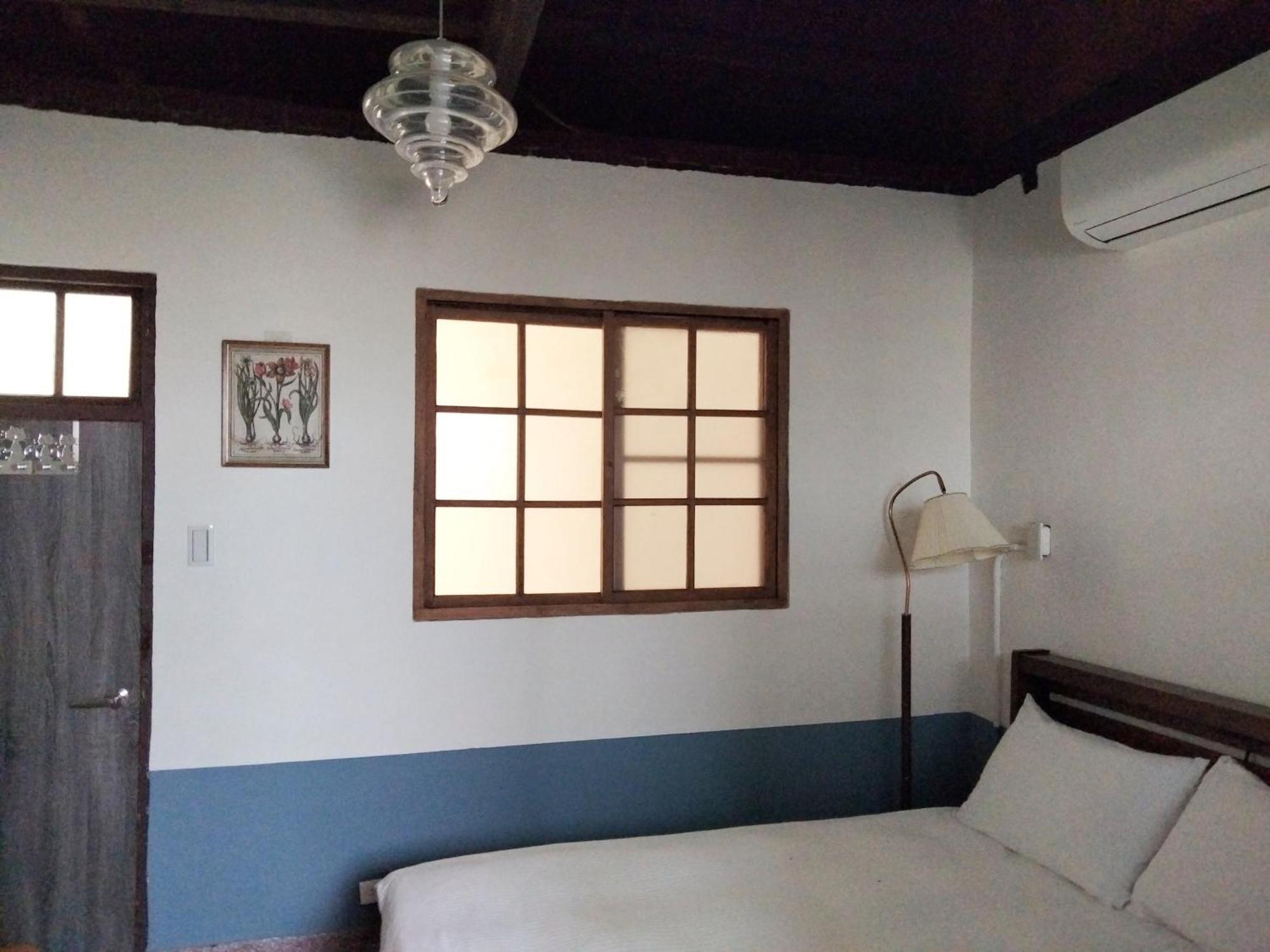 Neat Hostel Тайнан Екстериор снимка