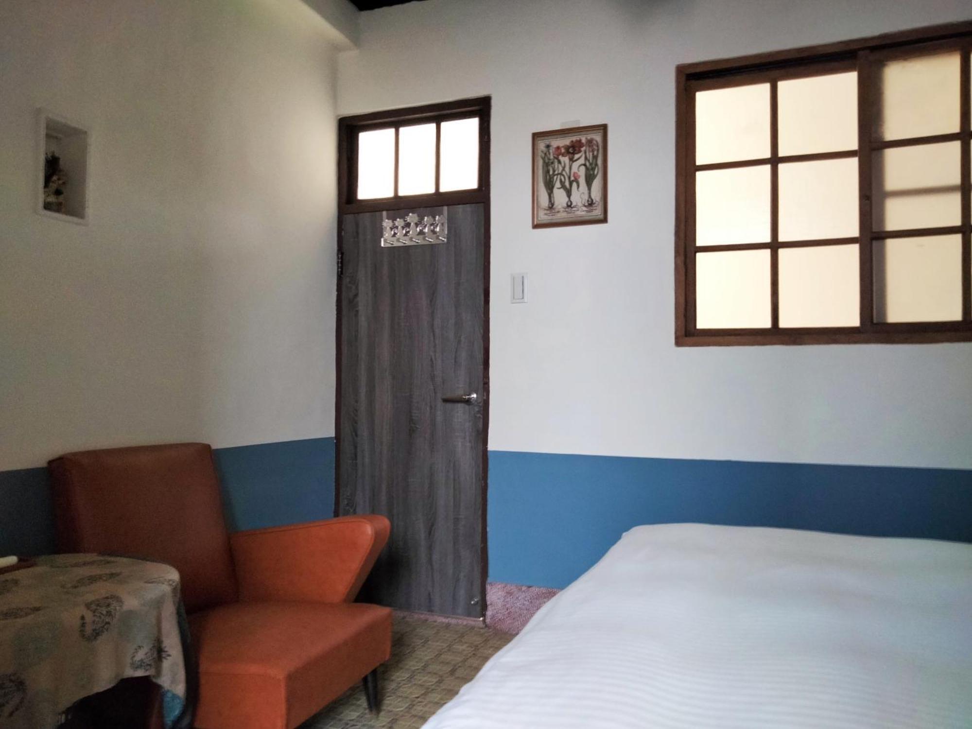 Neat Hostel Тайнан Екстериор снимка
