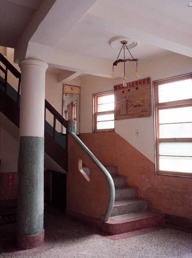 Neat Hostel Тайнан Екстериор снимка
